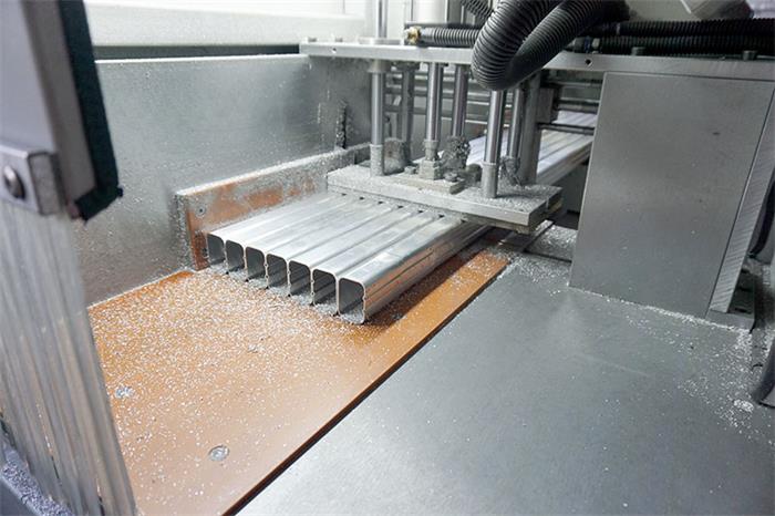 铝型材切割机